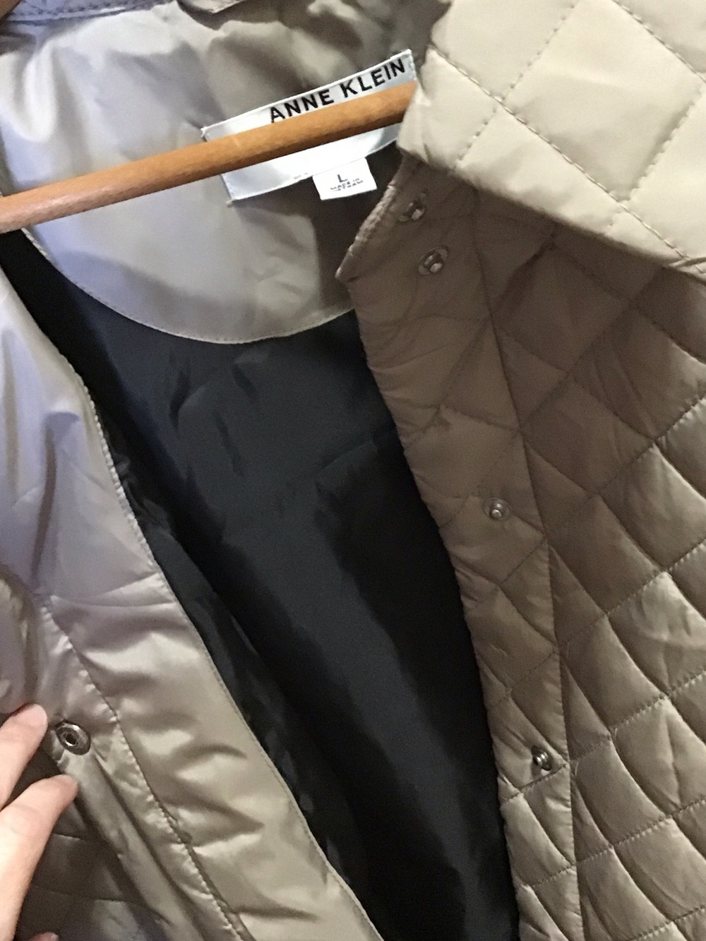 PRICE⬇️Gorgeous Anne Klein Quilted Snap-Front Jacket in Taupe - Picture 3 of 3